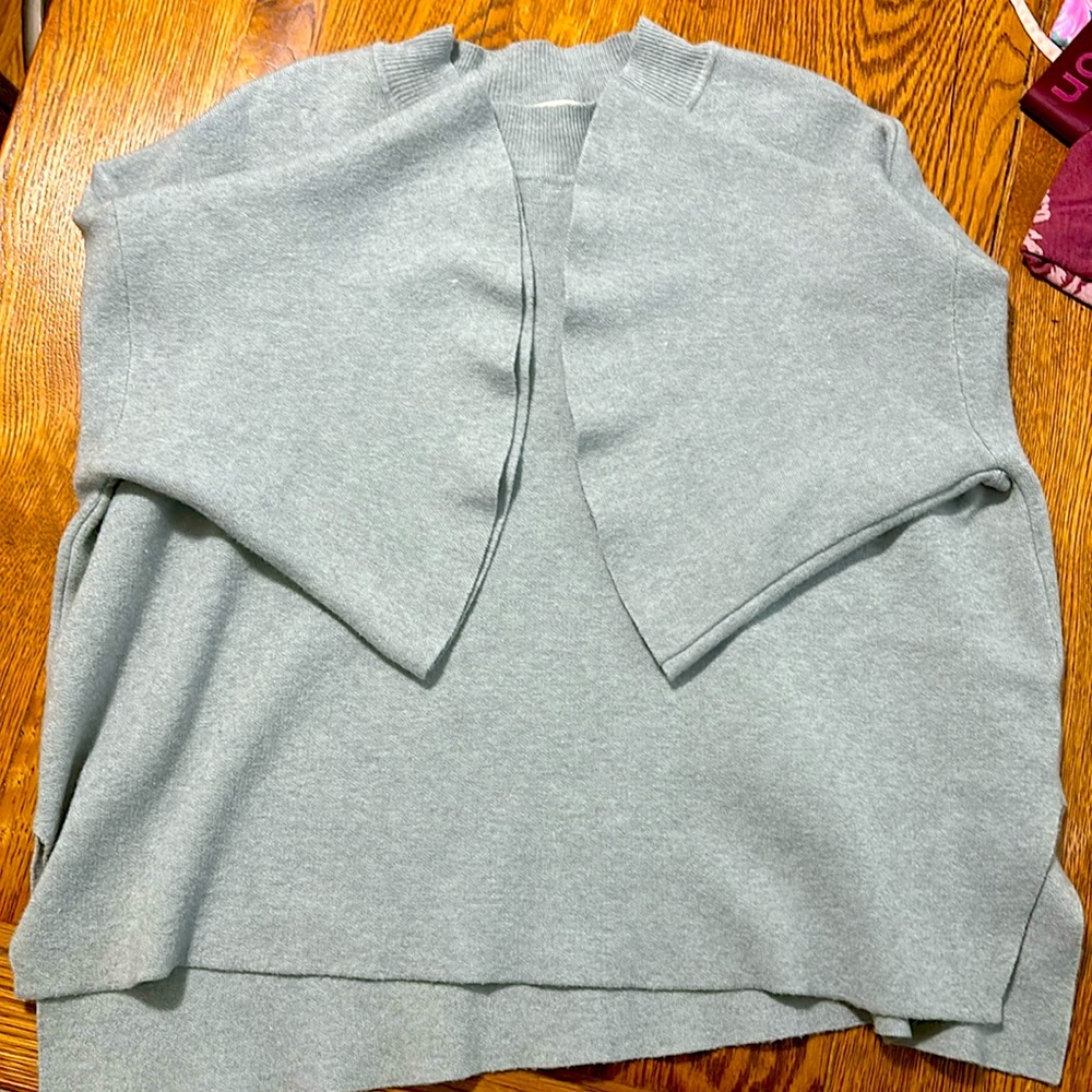 zenana boutique sweater ( fits like a small)
